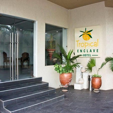 Tropical Enclave Hotel Accra Bagian luar foto