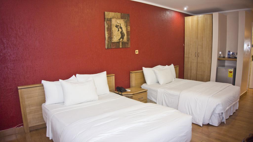 Tropical Enclave Hotel Accra Bagian luar foto