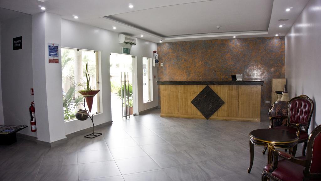 Tropical Enclave Hotel Accra Bagian luar foto