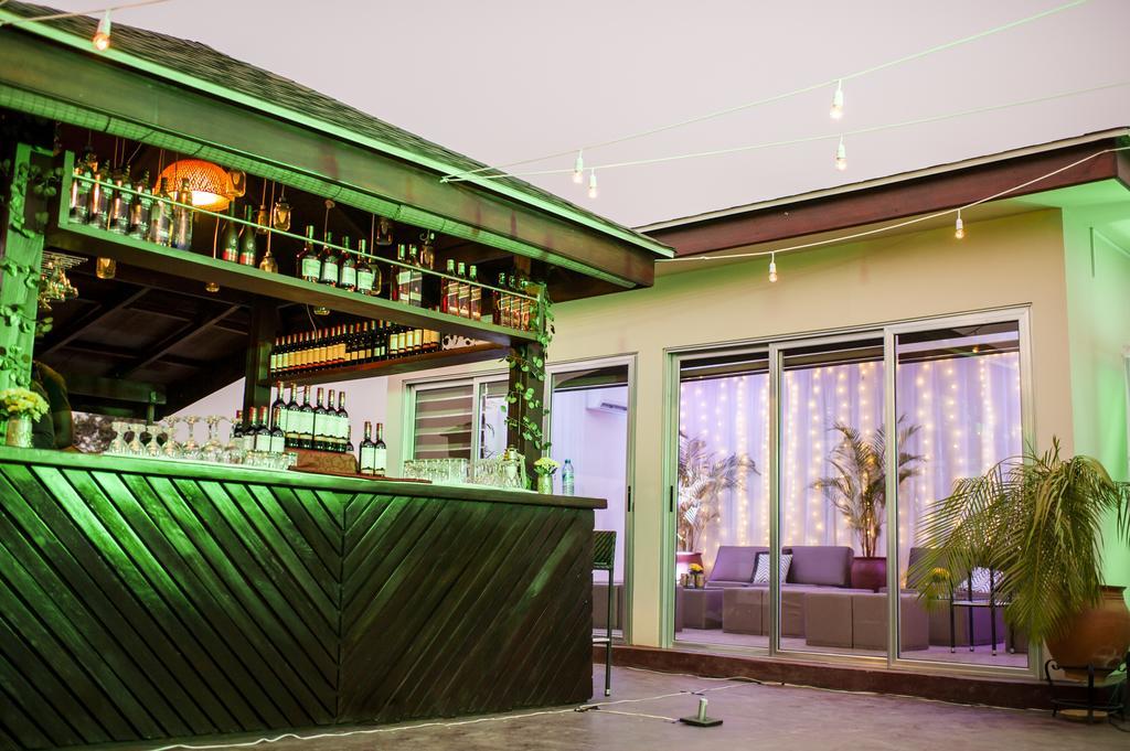 Tropical Enclave Hotel Accra Bagian luar foto