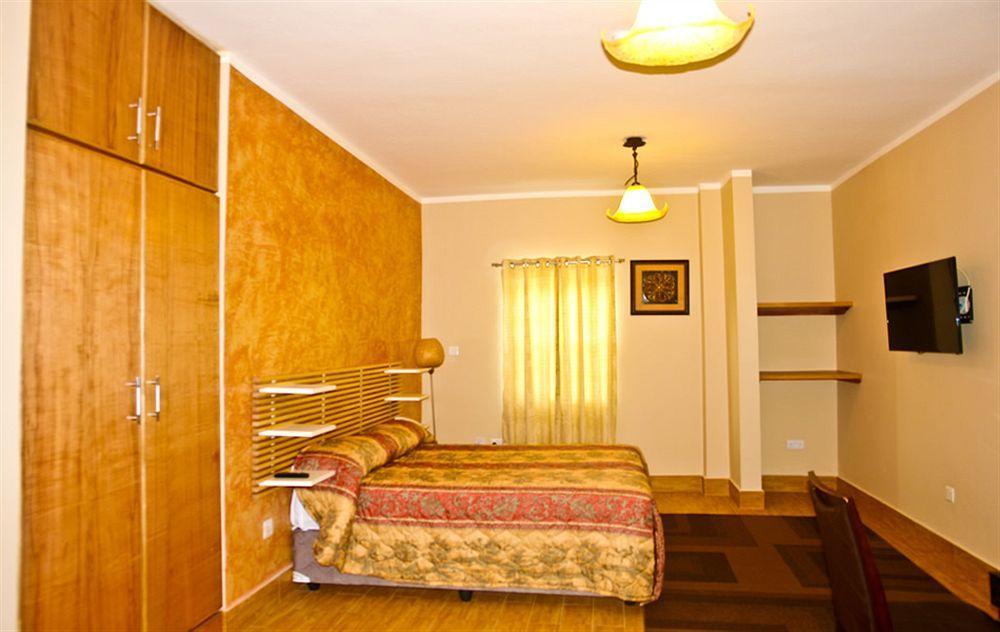 Tropical Enclave Hotel Accra Bagian luar foto