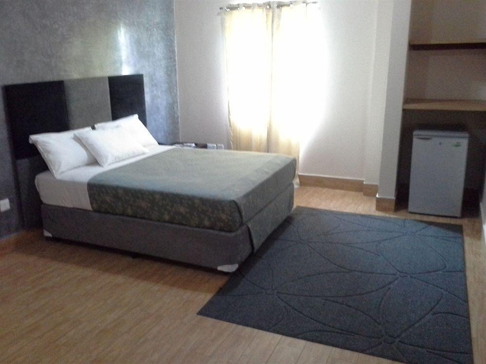 Tropical Enclave Hotel Accra Bagian luar foto