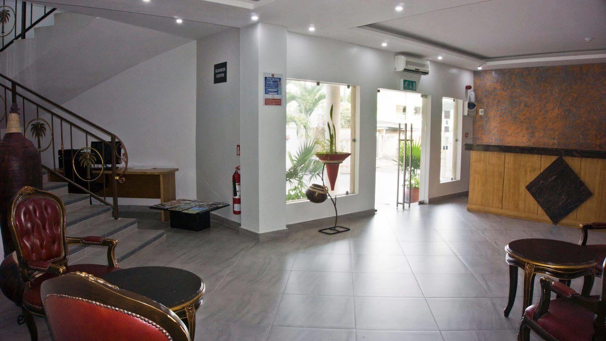 Tropical Enclave Hotel Accra Bagian luar foto
